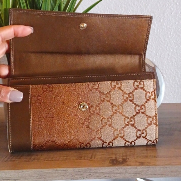 *SOLD* New Gucci Canvas GG gold gradient Continental long wallet with charms - Picture 7 of 14